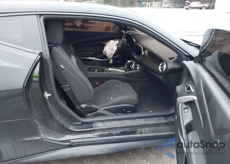 2021 Chevrolet Camaro Rwd Lt1 z USA, uszkodzony, nr VIN 1G1FF1R71M0136800